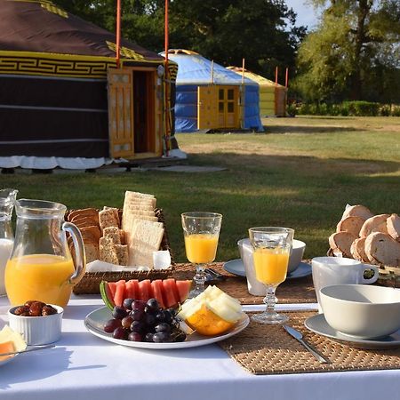Yourte Nomade-Lodge Les Ecrennes Bagian luar foto