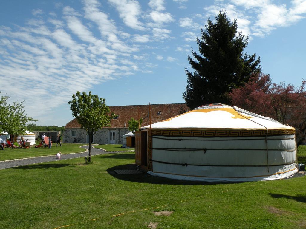 Yourte Nomade-Lodge Les Ecrennes Bagian luar foto