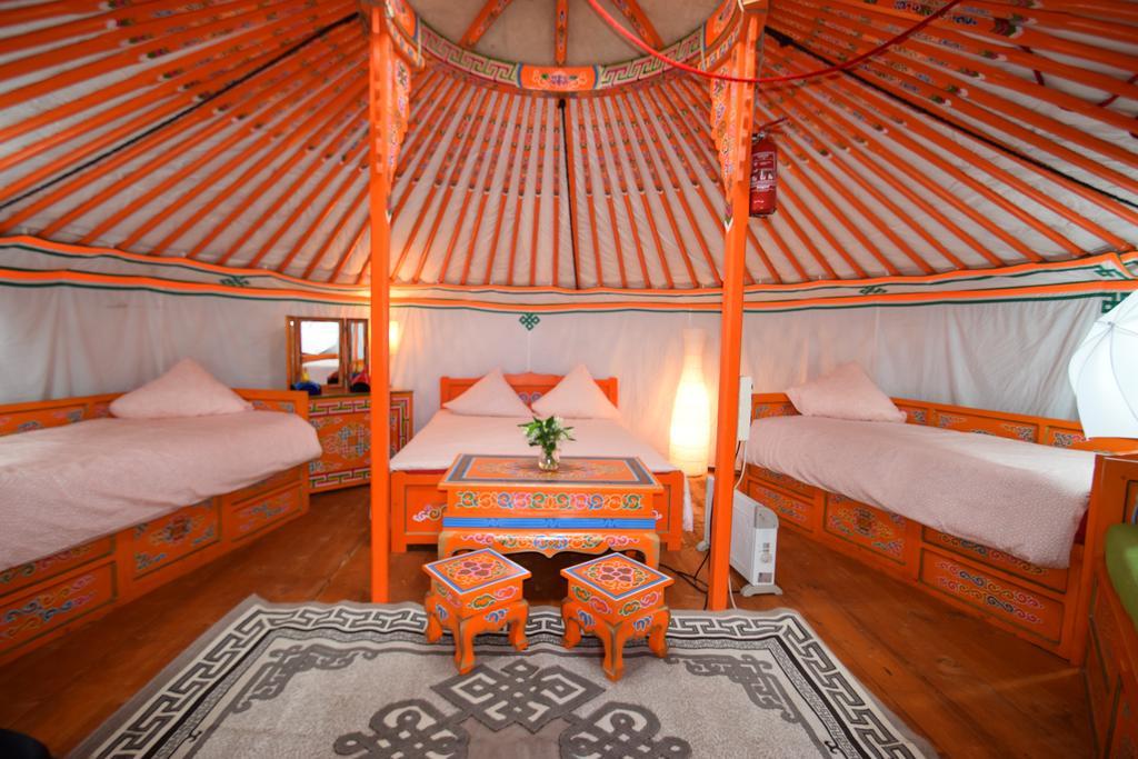 Yourte Nomade-Lodge Les Ecrennes Bagian luar foto